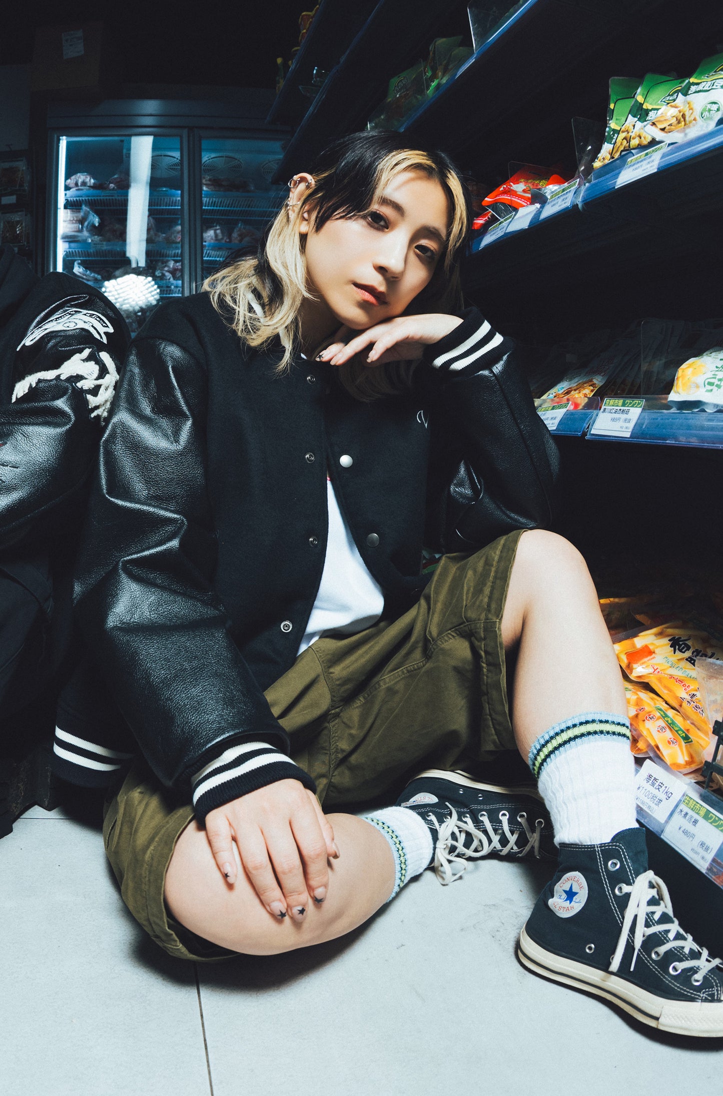 VTee VARSITY JACKET BLACK