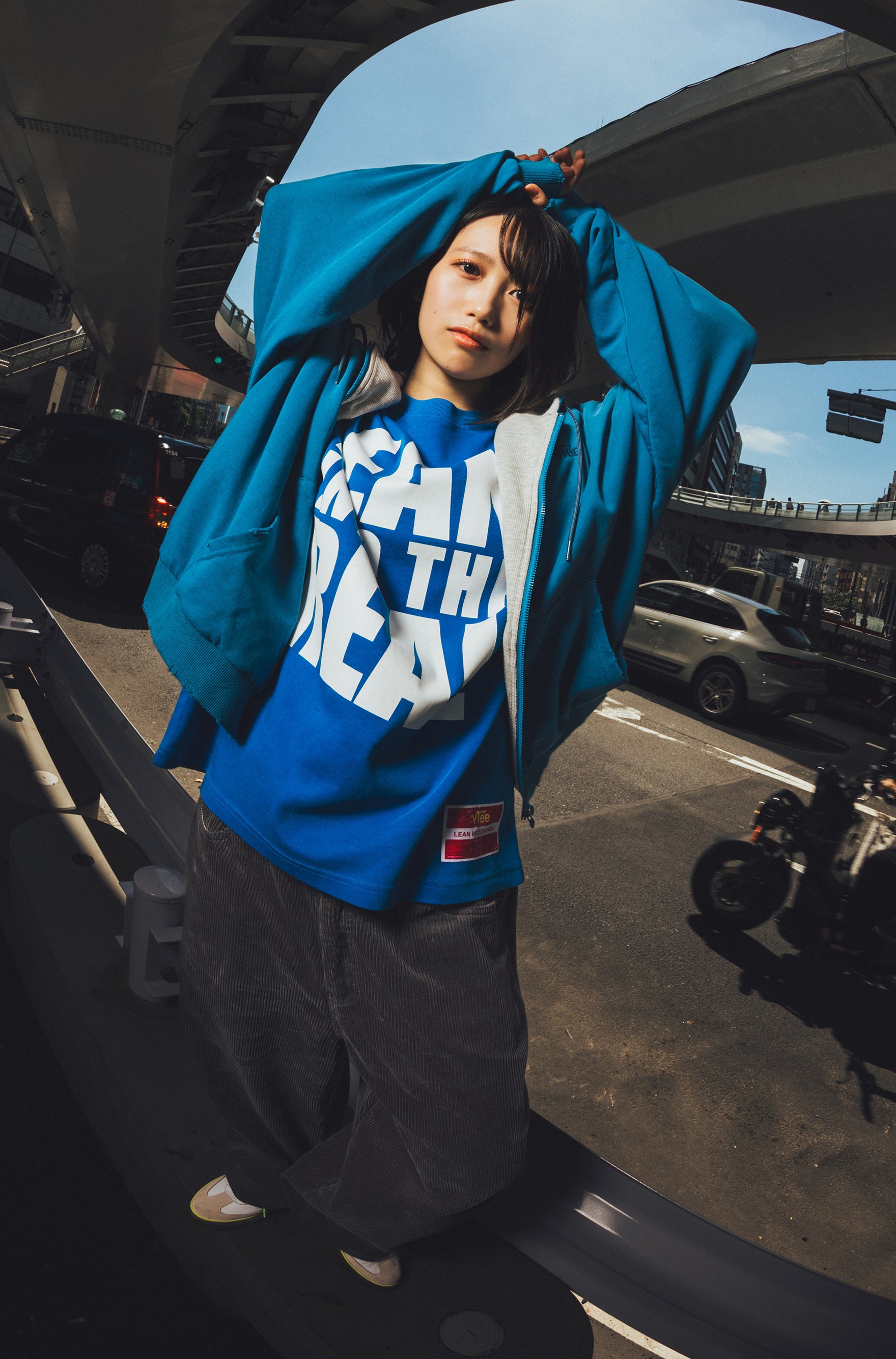予約】ZIPUP HOODIE BLUE – VTee Media Store