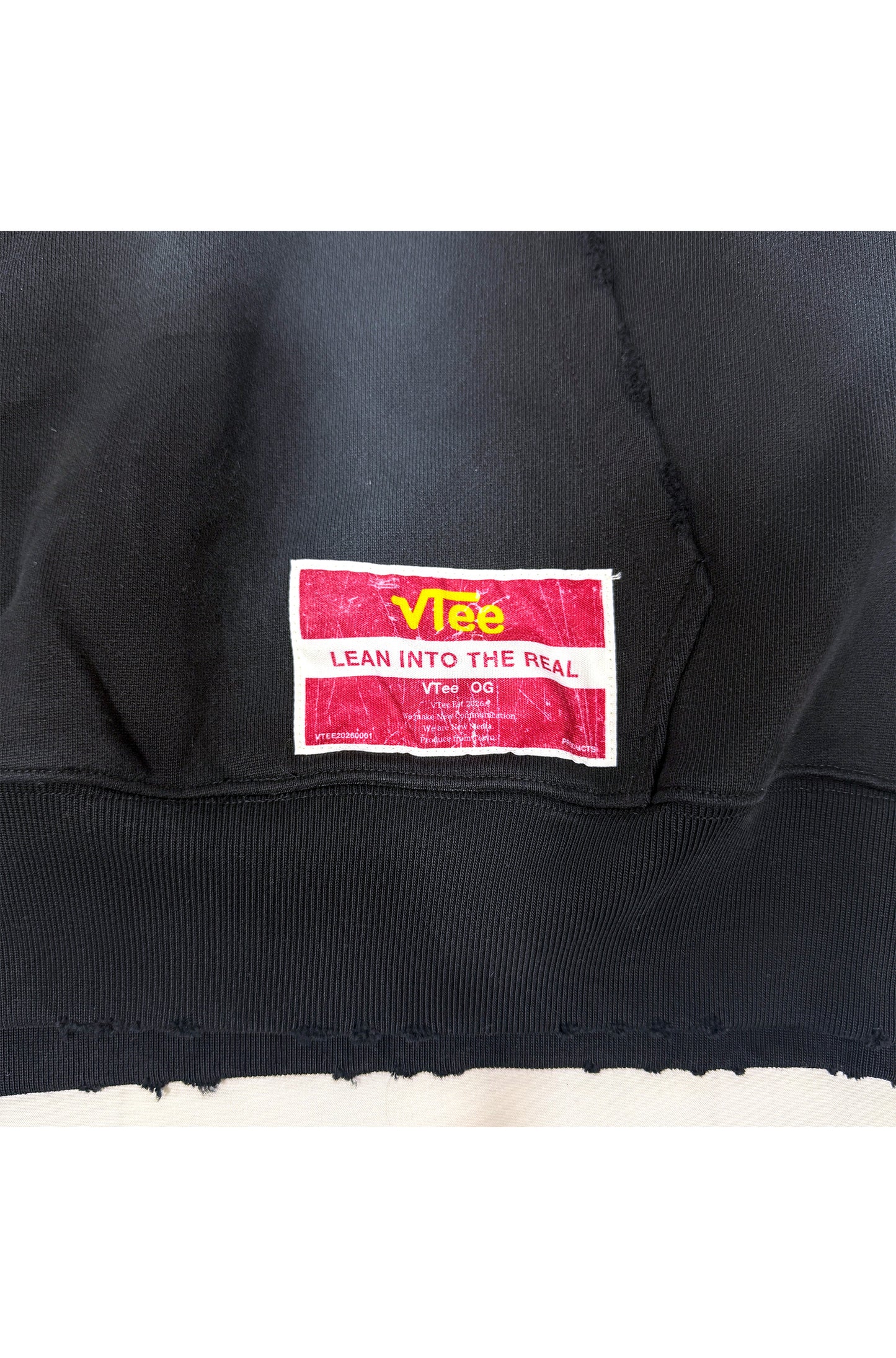【予約】”LEAN INTO THE REAL” PULLOVER HOODIE BLACK