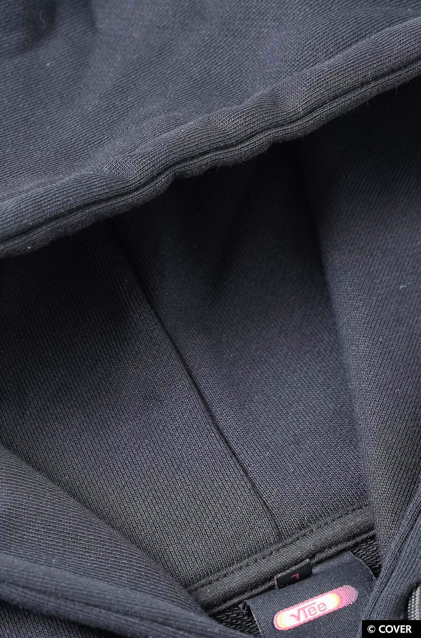 【予約】 VTee x Usada Pekora PULLOVER HOODIE BLACK