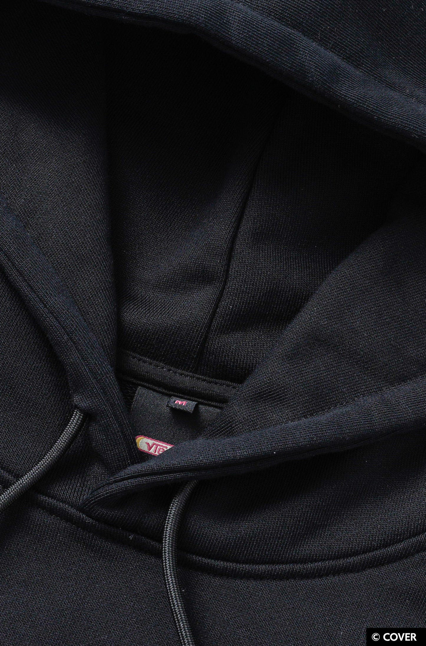 【予約】 VTee x Usada Pekora PULLOVER HOODIE BLACK