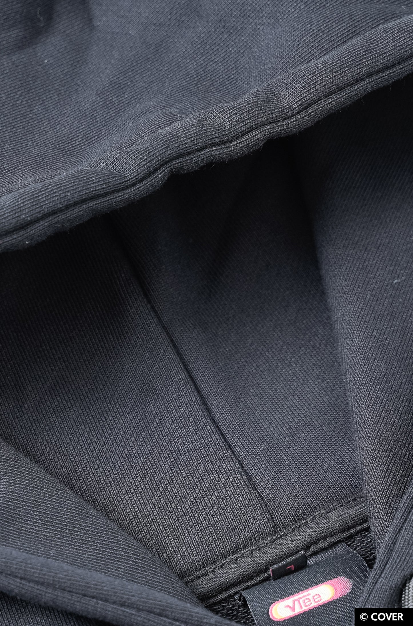 【予約】VTee x Inugami Korone PULLOVER HOODIE BLACK